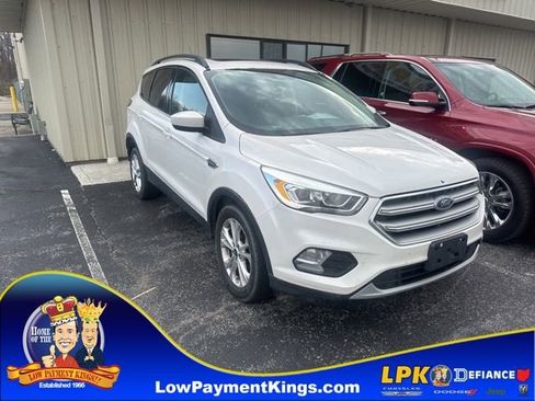 Used 2017 Ford Escape SE w/ Equipment Group 201A image 1