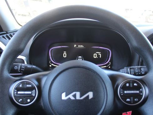 Certified 2025 Kia Soul LX image 25