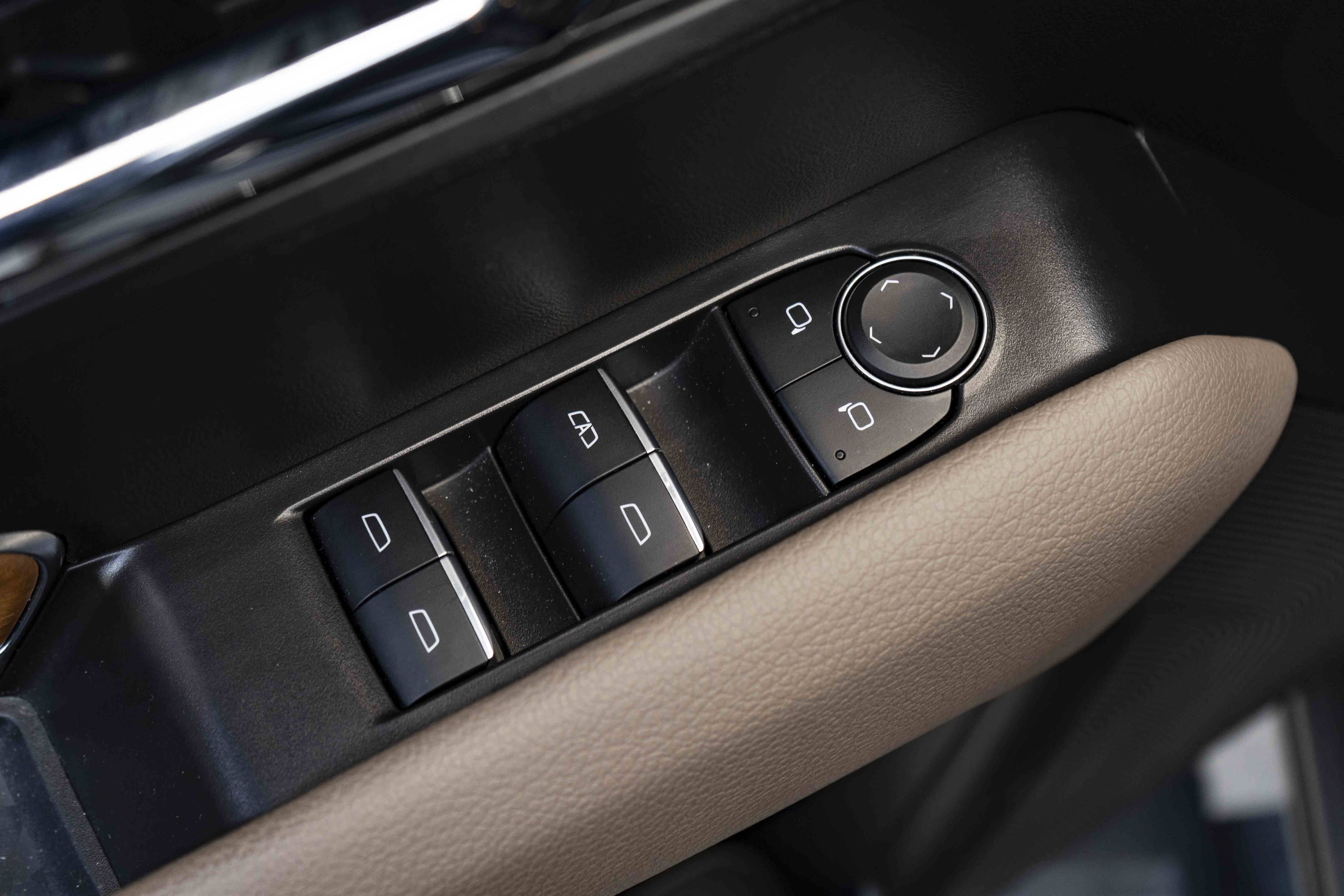 Used 2025 GMC Canyon Denali AWD/4WD image 35
