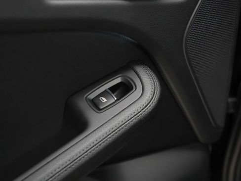 Used 2024 Porsche Macan S image 16