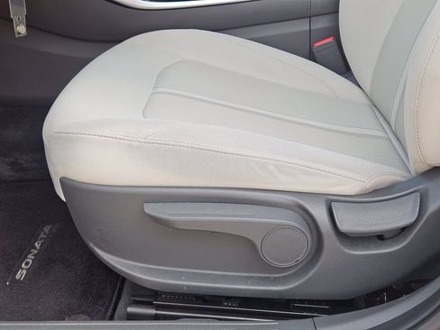 Used 2023 Hyundai Sonata SE FWD image 17