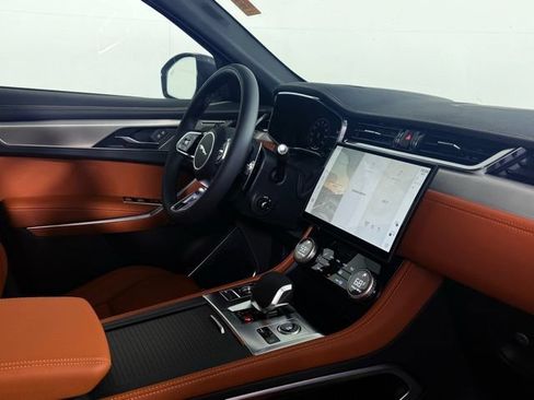 Used 2026 Jaguar F-PACE R-Dynamic S AWD/4WD image 34