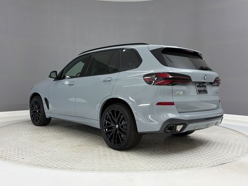 New 2026 BMW X5 sDrive40i w/ M Sport Package RWD image 3