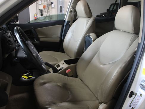 Used 2011 Toyota RAV4 Limited w/ Limited Extra Value Pkg image 19