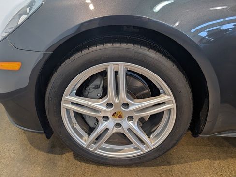 Used 2018 Porsche Panamera 4S image 10