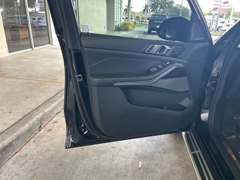 Used 2025 BMW X7 xDrive40i image 51