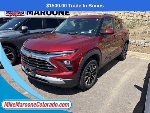 Used 2024 Chevrolet TrailBlazer LT w/ LT Cold Weather Package image 2