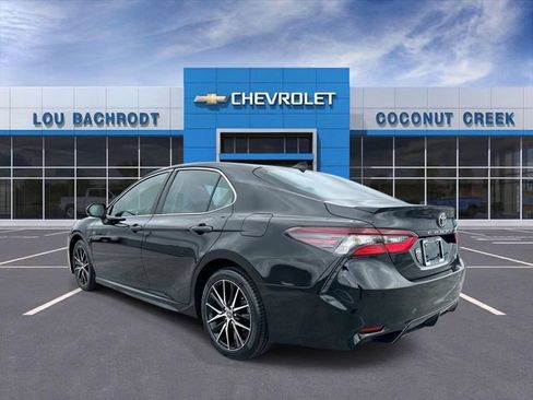 Used 2023 Toyota Camry SE image 6