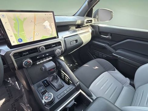 Used 2025 Toyota Tacoma TRD Off-Road AWD/4WD image 24