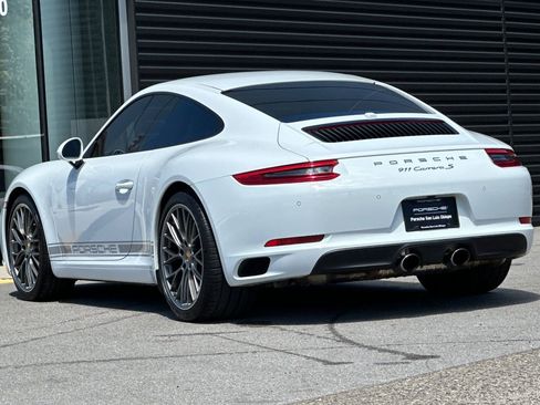 Used 2018 Porsche 911 Carrera S RWD image 3
