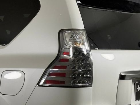 Certified 2022 Lexus GX 460 Premium w/ Premium Package AWD/4WD image 17