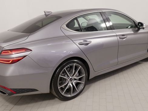 Used 2026 Genesis G70 2.5T Prestige image 9