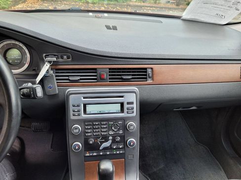 Used 2011 Volvo XC70 3.2 image 10