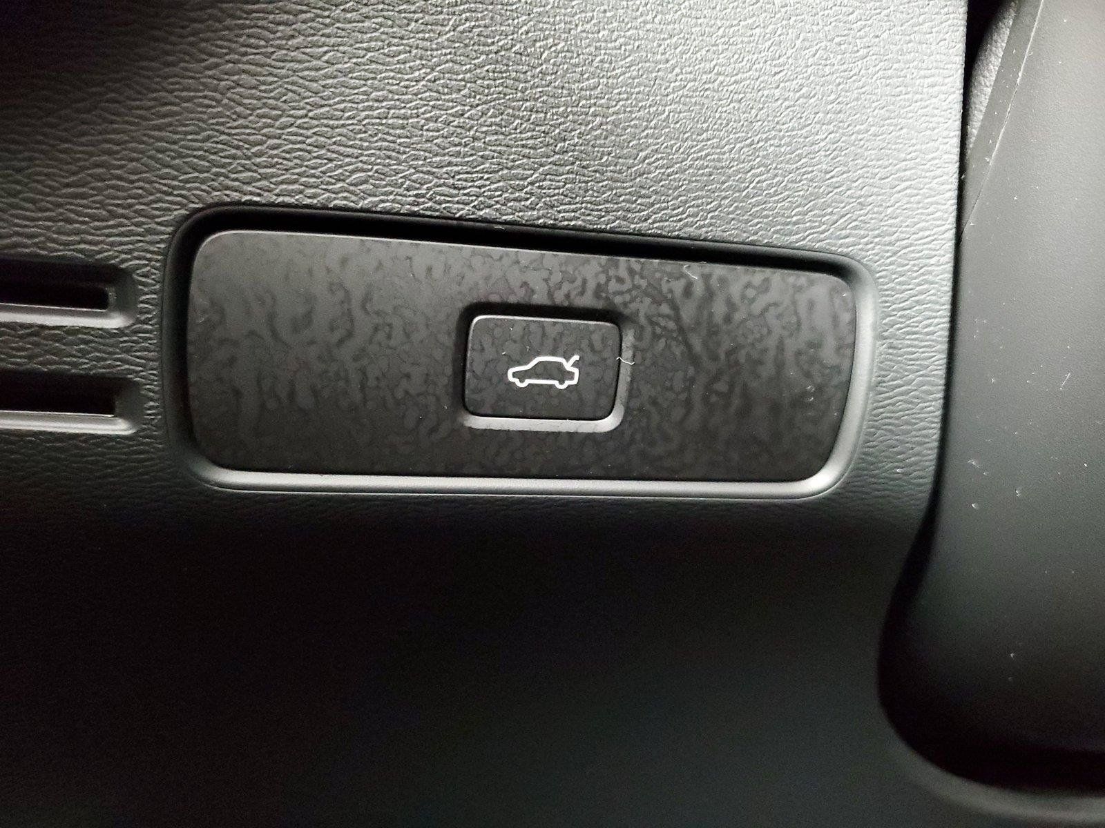 Used 2023 Volvo C40 P8 Recharge Ultimate AWD/4WD image 34