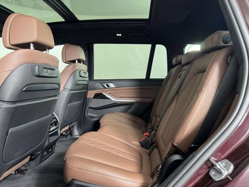 Used 2021 BMW X7 M50i w/ Dynamic Handling Package AWD/4WD image 33