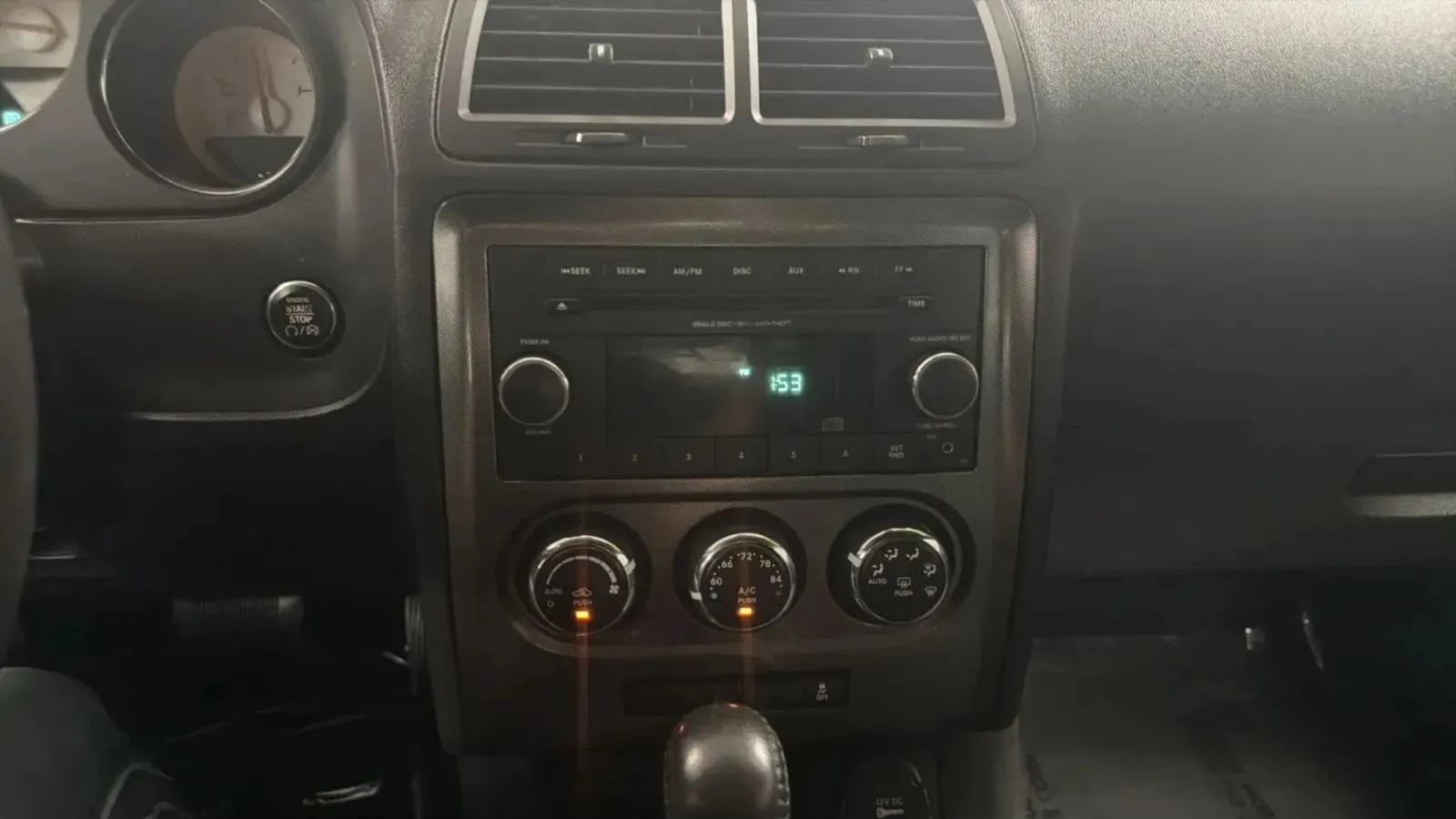 Used 2014 Dodge Challenger SXT RWD image 10