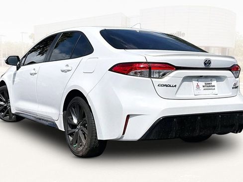 Used 2024 Toyota Corolla SE FWD image 4