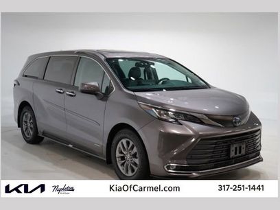 Used 2021 Toyota Sienna XLE