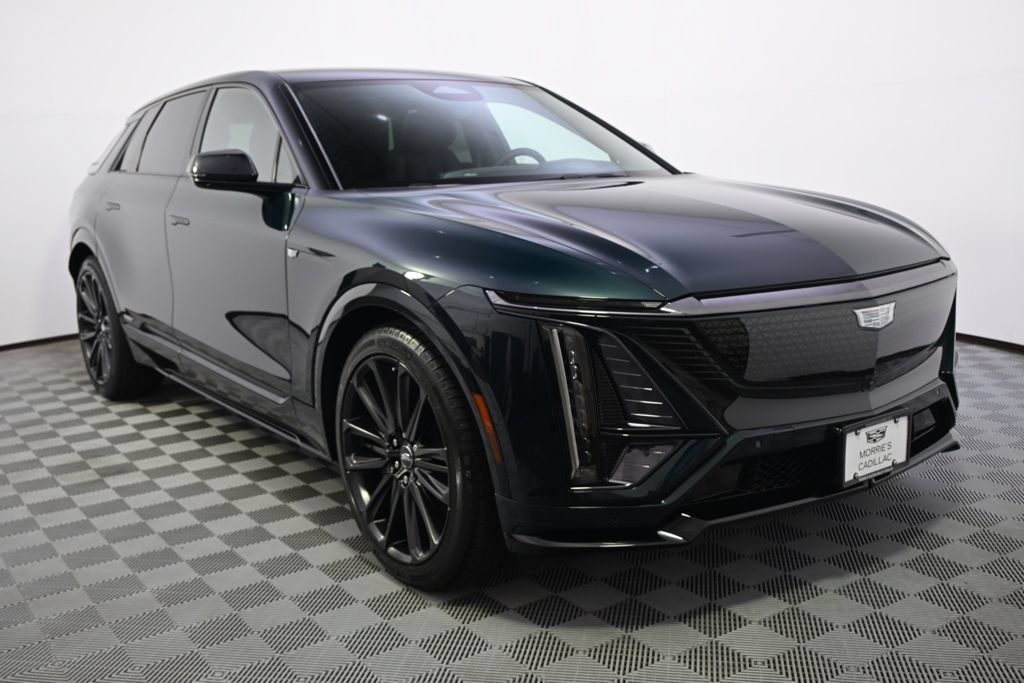 New 2026 Cadillac Lyriq V w/ LPO, Floor Liner Package AWD/4WD image 8