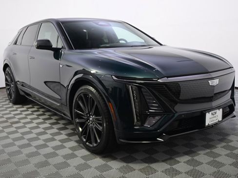 New 2026 Cadillac Lyriq V w/ LPO, Floor Liner Package AWD/4WD image 8