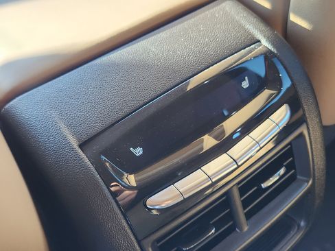 Used 2021 Cadillac XT5 Sportv w/ Platinum Package image 17