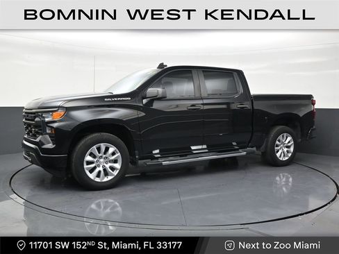 Used 2023 Chevrolet Silverado 1500 Custom image 1