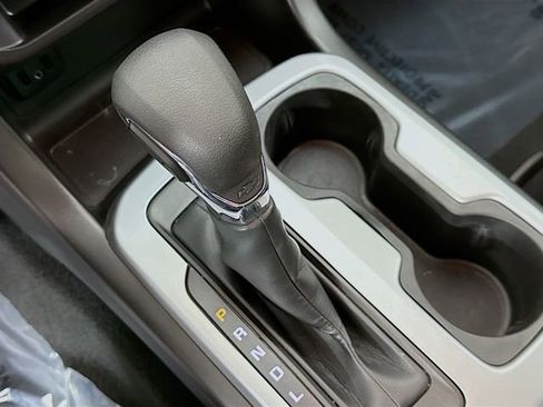 Used 2022 Chevrolet Colorado LT w/ LT Convenience Package image 16