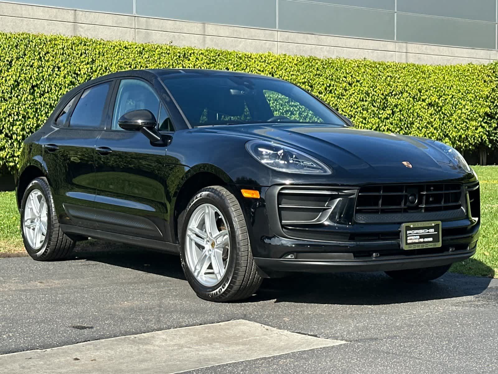Certified 2025 Porsche Macan AWD/4WD image 10