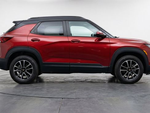 Used 2025 Chevrolet TrailBlazer LT image 11