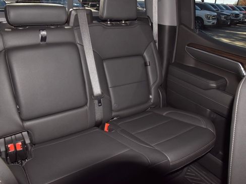 Used 2024 Chevrolet Silverado 1500 RST image 21