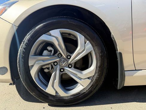Used 2020 Honda Accord EX image 28