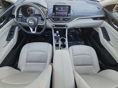 Used 2024 Nissan Altima 2.5 SV image 20