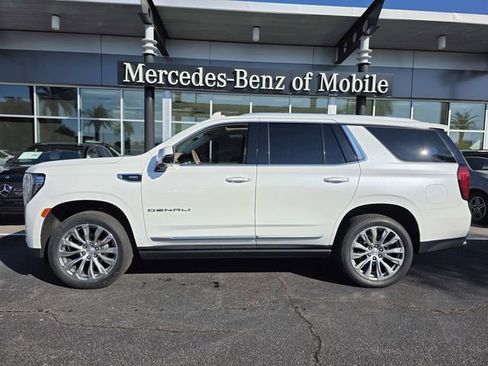 Used 2021 GMC Yukon Denali w/ Denali Ultimate Package image 1