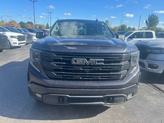 Used 2022 GMC Sierra 1500 Elevation w/ Elevation Premium Package AWD/4WD image 6