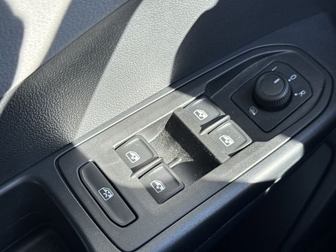 Used 2024 Volkswagen Taos SE image 23