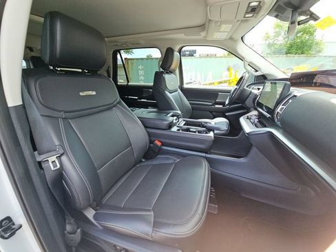 Used 2025 Ford Expedition Max Platinum w/ Driver's Package AWD/4WD image 30