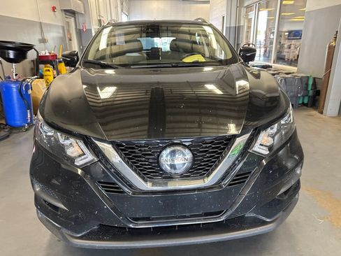 Certified 2022 Nissan Rogue Sport SV w/ Technology Package AWD/4WD image 3