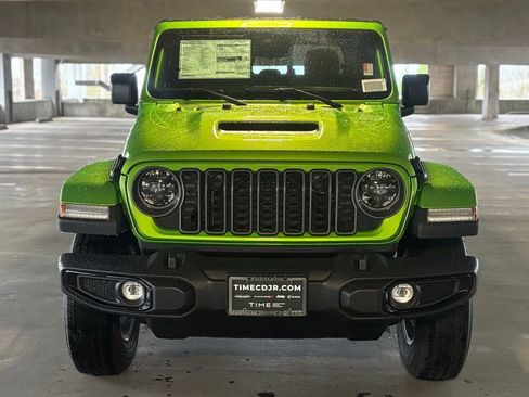 New 2025 Jeep Gladiator Sport image 2