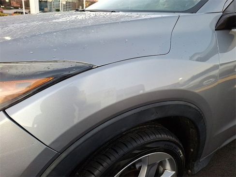 Used 2017 Honda HR-V EX image 10