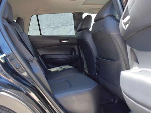 Used 2024 Toyota Corolla Cross XLE w/ Convenience Package AWD/4WD image 17