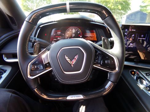 Used 2025 Chevrolet Corvette Z06 RWD image 18