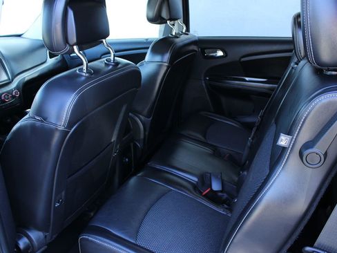 Used 2015 Dodge Journey Crossroad w/ Flexible Seating Group image 12