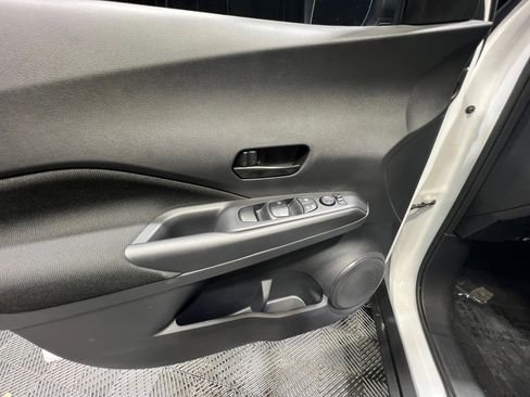 New 2025 Nissan Kicks Play S image 14