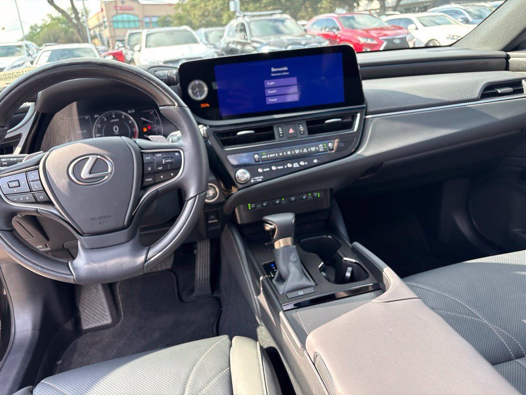 Used 2024 Lexus ES 350 w/ Technology Package FWD image 17