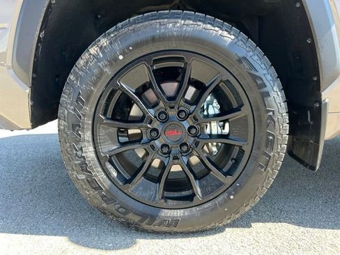 Used 2026 Toyota Tundra Limited AWD/4WD image 14