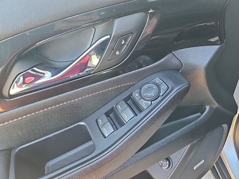 Used 2022 Chevrolet Traverse RS w/ LPO, Floor Liner Package image 30