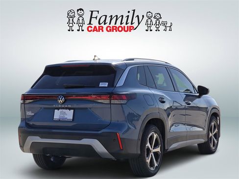 New 2026 Volkswagen Tiguan SE image 4