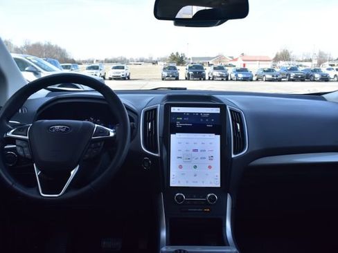 Used 2024 Ford Edge SEL w/ Convenience Package image 38