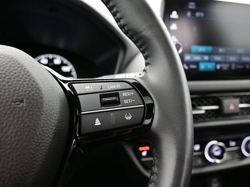 Used 2025 Honda HR-V EX-L image 48