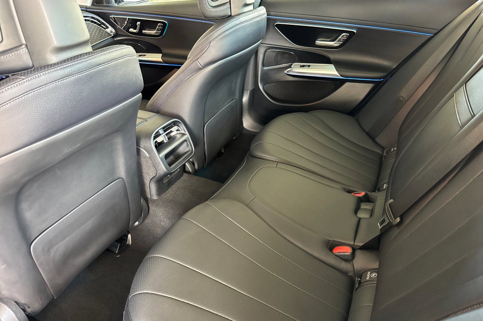 Certified 2025 Mercedes-Benz E 350 4MATIC Sedan image 15